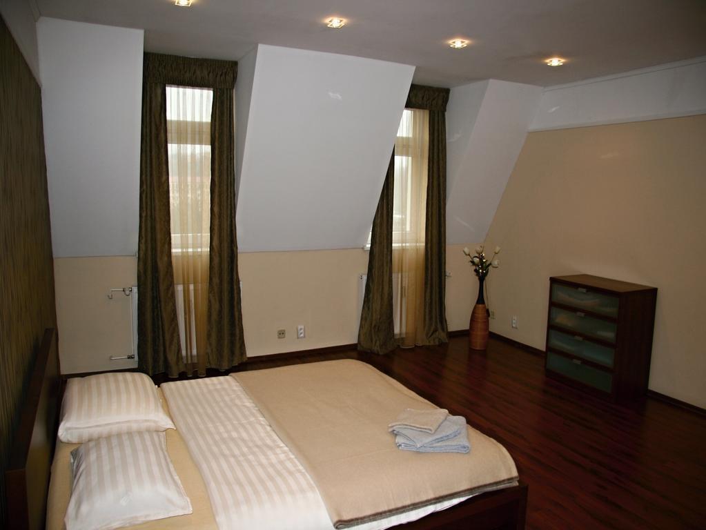 Apartman Dr. Engla Карловы Вары Номер фото